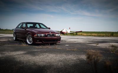 BMW M5, burgundy sedan, exterior, front view, BMW E39