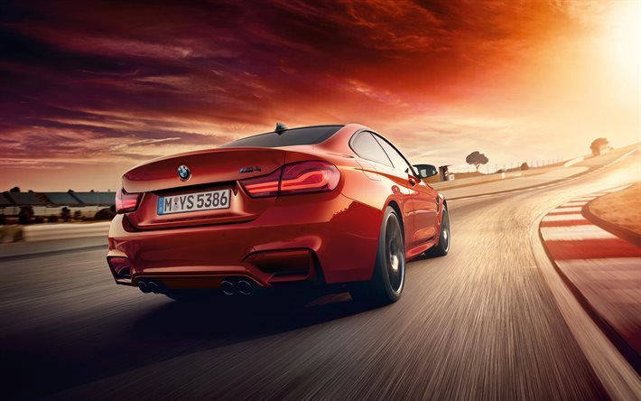 BMW M4, 2018, takaa katsottuna, punainen BMW, uusi M4, rata, nopeus