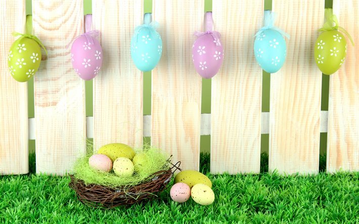 イースターの卵, 春, カラフルな卵, フェンス, 緑の芝生