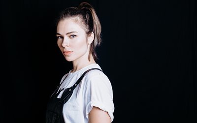 Nina Kraviz, DJ russa, retrato, sess&#227;o de fotos, DJs populares