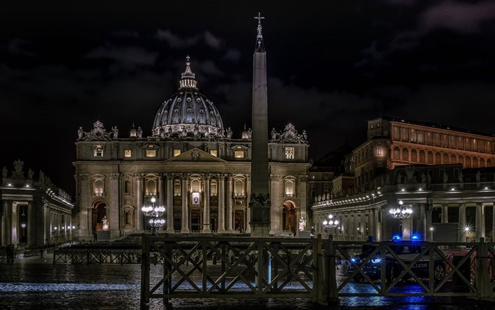 La Bas&#237;lica de san Pedro, Ciudad del Vaticano, Roma, Italia, la noche
