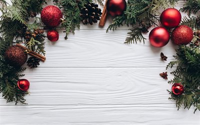 Cornice di Natale, sfondo di legno bianco, Buon Natale, Felice Anno Nuovo, Cornice di Natale con palline, Palle di Natale rosse