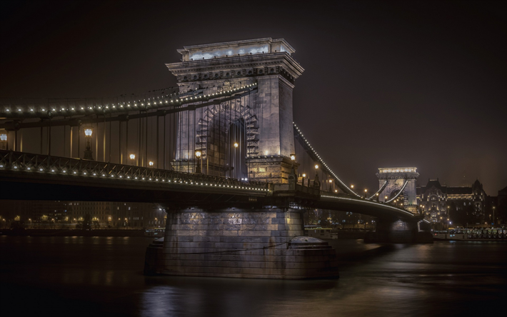 Chain Bridge, Budapest, n&#228;ht&#228;vyyksi&#228;, kaupungin valot, y&#246;, Tonava, Unkari