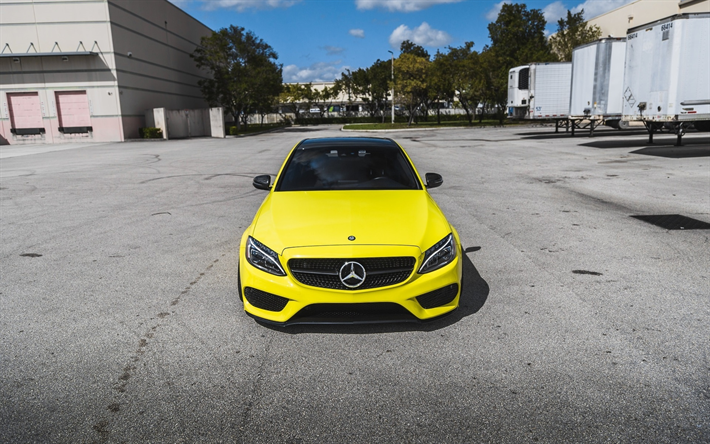 Mercedes-AMG C63, 2018 coches, carretera, amarillo C63, tuning, Mercedes