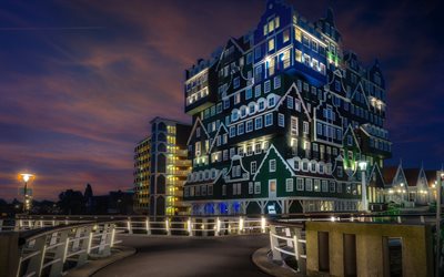 Zaandam, hotel, Pohjois-Hollannissa, Alankomaat, kaunis rakennus, illalla, kaupungin valot