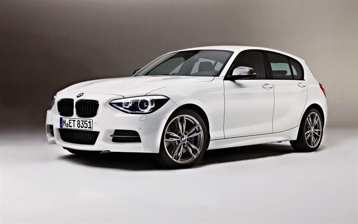 5 kapılı BMW M135i, 4k, st&#252;dyo, 2015 otomobil, F20, 2015 BMW 1 serisi, Alman otomobil, BMW