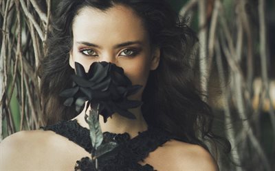 Beatriz Calderon, malli, ruskeaverikk&#246;, musta ruusu, kaunis nainen
