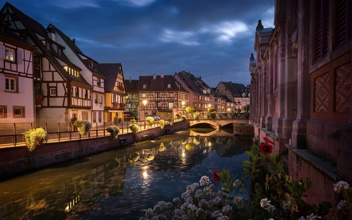 Colmar, soir&#233;e, coucher du soleil, de belles villes, de beaux b&#226;timents, paysage urbain, Grand est, Haut-Rhin, France