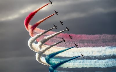 &#233;quipe de voltige a&#233;rienne, les Fl&#232;ches Rouges, Hawker Siddeley Hawk, de la Royal Air Force, la Grande-Bretagne, drapeau de la France