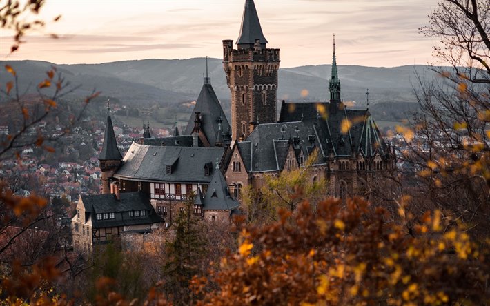 Il Castello di Wernigerode, sera, tramonto, Wernigerode paesaggio urbano, punto di riferimento, Wernigerode, Sassonia-Anhalt, Germania