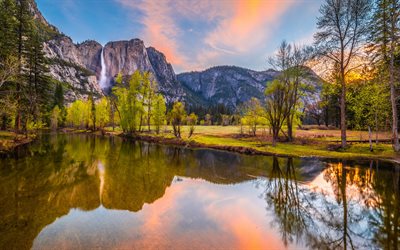 Parc national de Yosemite, rivi&#232;re de montagne, soir&#233;e, paysage de montagne, coucher de soleil, automne, montagnes, Californie, Yosemite, USA