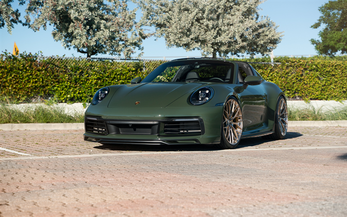 4k, Porsche 911 Turbo S, 2022, front view, exterior, green Porsche 911, green sports coupe, german sports cars, Porsche