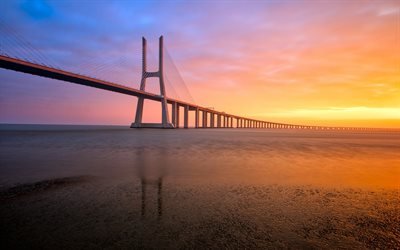Puente Vasco da Gama, mar, puesta de sol, verano, Lisboa, de Portugal, de Europa