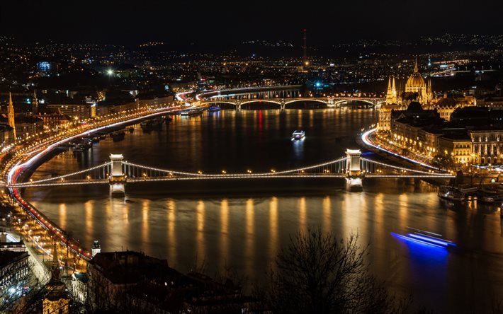 بودابست, جسر Szechenyi Chain, نهر الدانوب, لَيْل ; لَيْلِيّ ; لَيْلة, جُدّة ; صُوّة ; عَلاَمَة ; مَعْلَم ; مَنَار, مدينة بودابست, هنغاريا, جسر معلق, الجسر المعلق