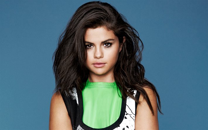 Selena Gomez, muotokuva, amerikkalainen laulaja, photoshoot, valkoinen-vihre&#228; mekko, american star