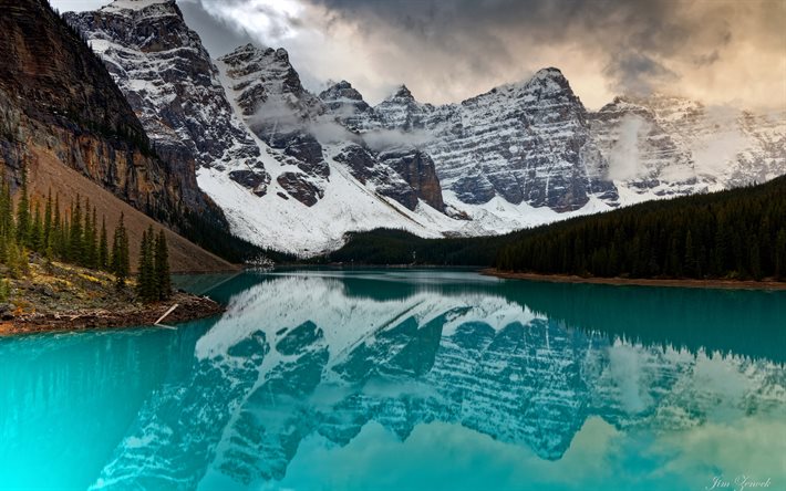 Lago Moraine, lago de montanha, lago turquesa, Parque Nacional de Banff, paisagem montanhosa, Alberta, Canad&#225;