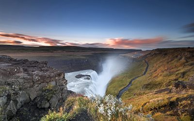 Cascate di Gullfoss, la cascata di montagna, le rocce, la gola, la valle del Arnessysla, Islanda