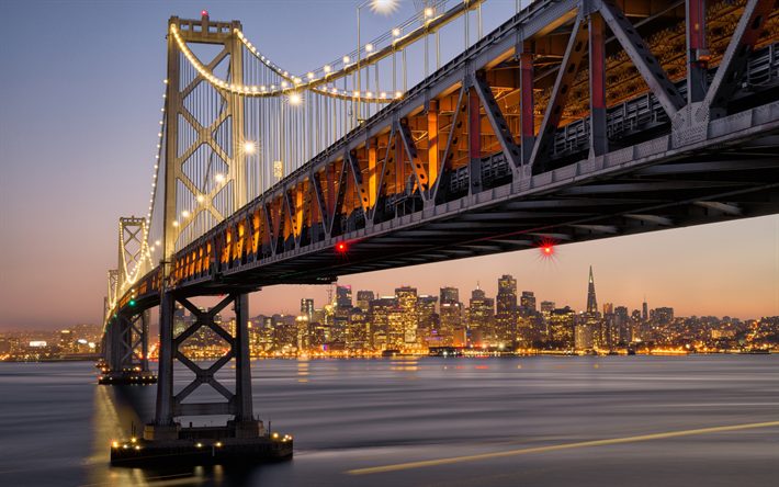 Bay Bridge, San Francisco, illalla, skyline, kaupunkikuva, pilvenpiirt&#228;ji&#228;, California, USA