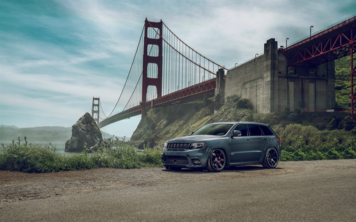 Jeep Grand Cherokee SRT8, 2018, gris SUV, le r&#233;glage, les Cherokee, les nouvelles du gris, du noir, des roues de voitures am&#233;ricaines, le Golden Gate Bridge, San Francisco, etats-unis, Jeep