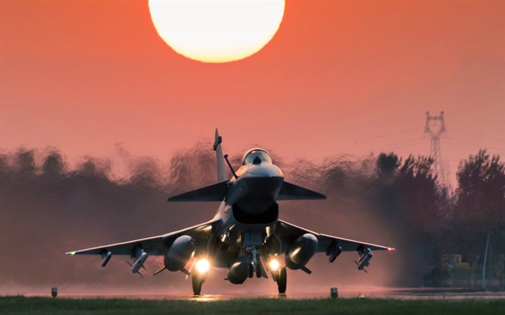 Chengdu J-10, Firebird, de l&#39;a&#233;rodrome de d&#233;collage des avions, Vigoureux Dragon, les chasseurs, les Chinois de l&#39;Air Force, la PLAAF, Multirole avions de combat