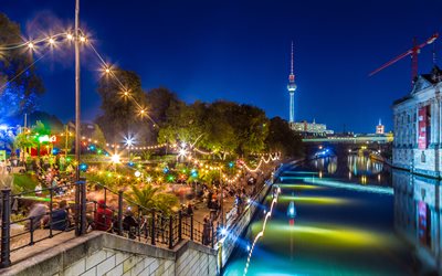Berlino, notte, Isola dei musei, la torre della televisione, fiume Spree, Germania
