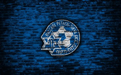 Maccabi Petah Tikva FC, 4k, logo, muro di mattoni, Israeliano, Premier League, calcio, calcio Israeliano club, texture di mattoni, Petah Tikva, Israele