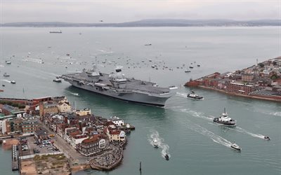 Le HMS Queen Elizabeth, Britannique porte-avions de la Marine Britannique, le port, la Grande-Bretagne, des navires de guerre