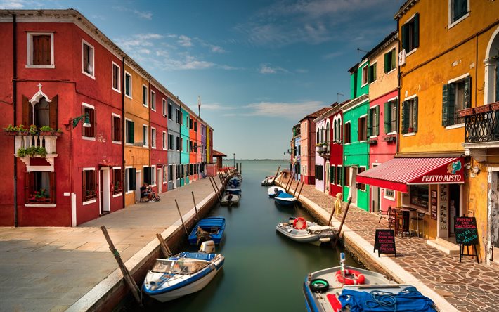 Venetsia, v&#228;rikk&#228;it&#228; taloja, lahti, kauniita taloja, Venetsian kaupunkikuva, Italia