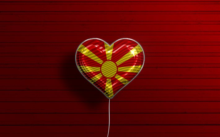 北マケドニアが大好き, 4k, リアルな風船, 赤い木の背景, マケドニアの旗のハート, ヨーロッパ, 好きな国, 北マケドニアの旗, フラグ付きバルーン, 北マケドニア