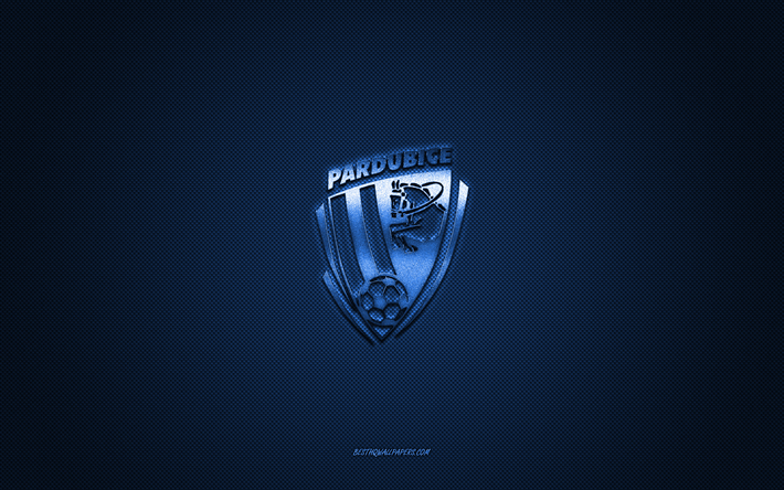 fk pardubice, tjeckisk fotbollsklubb, vit logotyp, bl&#229; kolfiberbakgrund, tjeckiska f&#246;rsta ligan, fotboll, pardubice, tjeckien, fk pardubice logotyp