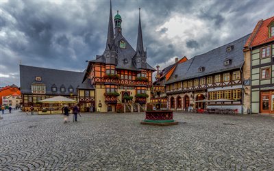 Wernigerode, Wohltaeterbrunnen, fountain, chapel, market square, Wernigerode cityscape, Saxony-Anhalt, Germany