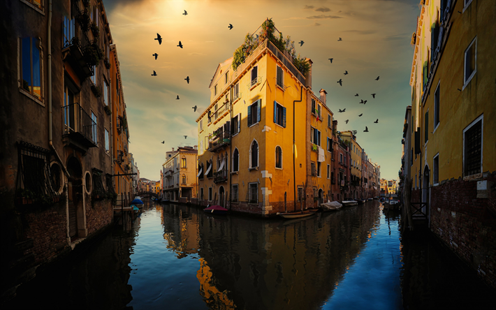 venecia, tarde, puesta del sol, edificios, canales de venecia, paisaje urbano de venecia, italia
