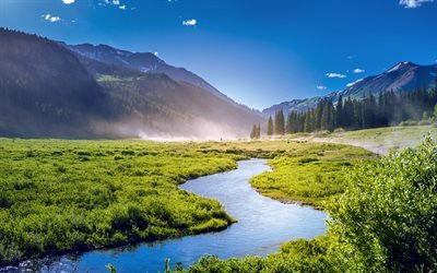 paisaje de monta&#241;a, 4k, ma&#241;ana, niebla, verano, monta&#241;a, r&#237;o, verde hierba, bosque, Colorado, estados UNIDOS