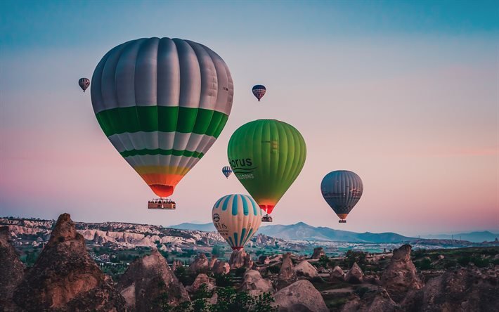 Cappadoce, chemin&#233;es de f&#233;es, roches, festival de ballons, soir&#233;e, coucher de soleil, ballons, Capadocia, Turquie