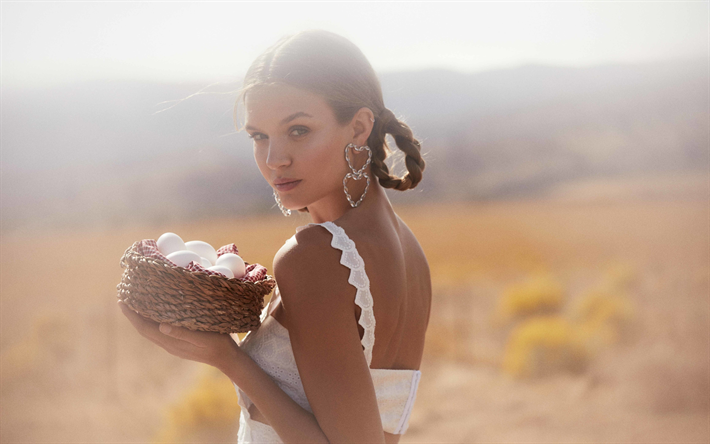 Josephine Skriver, photoshoot, danoise, top mod&#232;le, robe blanche, belle jeune femme