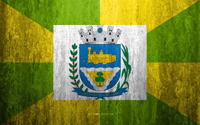 Flag of Ourinhos, 4k, stone background, Brazilian city, grunge flag, Ourinhos, Brazil, Ourinhos flag, grunge art, stone texture, flags of brazilian cities