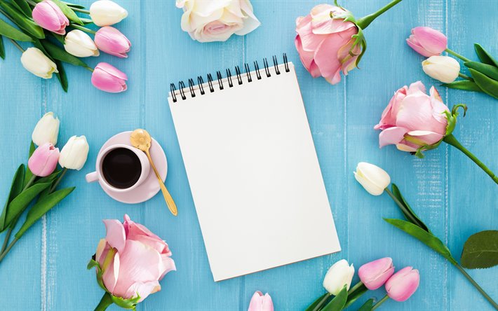 notebook sul tavolo, rose rosa, quaderno di carta bianca carta bianca, rosa, fiori, tulipani rosa