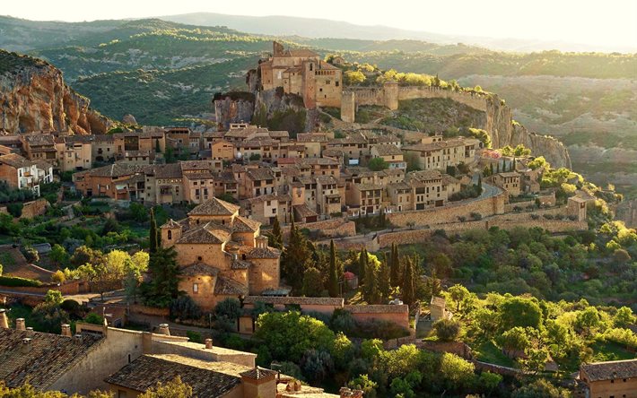 Alquezar, kv&#228;ll, solnedg&#229;ng, stadsbild, Colegiatte av Alquezar, Huesca, Spanien