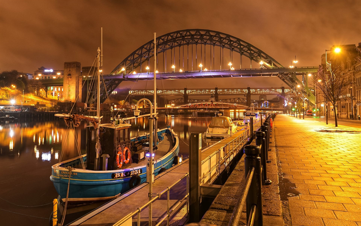 Tyne Bridge, Newcastle upon Tyne, Newcastle, puente de arco, R&#237;o Tyne, por la noche, los barcos, noche, Inglaterra, Reino Unido