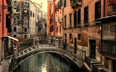 Venedik, k&#246;pr&#252;, kanallar, eski evler, Romantik yerler, İtalya