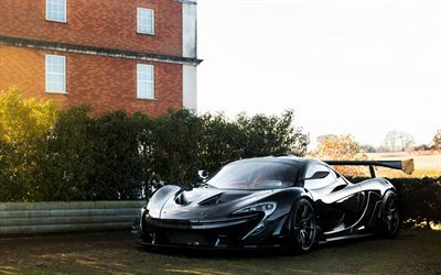 McLaren P1, une voiture de sport, supercar, noir McLaren