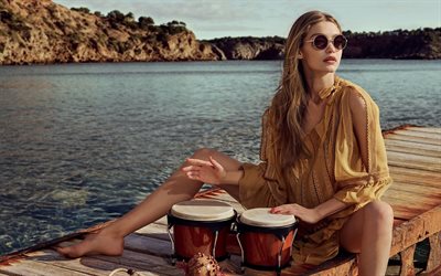 Gigi Hadid, modelo Americano, hippy, sesi&#243;n de fotos, American supermodelo, retrato, chica con tambores, Jelena Noura Hadid