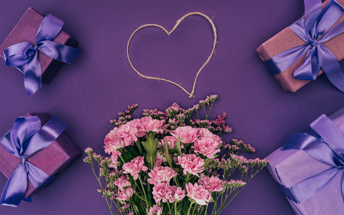 romantiska presenter, bukett med rosa blommor, hj&#228;rtat, lila siden rosetter, g&#229;vor l&#229;dor