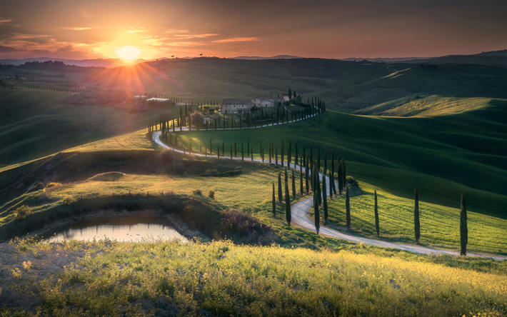 Toscana, soluppg&#229;ng, kullar, str&#229;lande sol, Italien, Europa