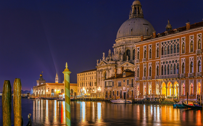 Venedik, Santa Maria della Salute Bazilikası, gece, tekneler, İtalya