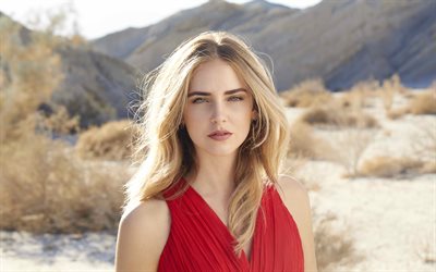 4k, Chiara Ferragni, 2018, muotisuunnittelija, punainen mekko, kauneus, blondi, kaunis nainen