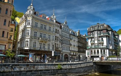 Karlovy Vary, la ville de Karlovy vary, en Boh&#234;me, R&#233;publique tch&#232;que, &#233;t&#233;, paysage urbain, la belle architecture