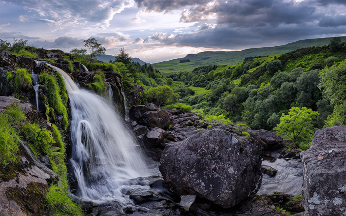 cachoeira, rio, colinas verdes, floresta, Stirlingshire, A esc&#243;cia, A Gr&#227;-Bretanha, Reino Unido