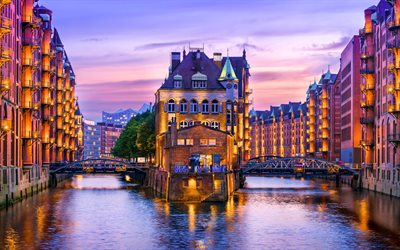 Hamburgo, Alemania, en El Distrito de Almacenes, tarde, puesta de sol, canal, r&#237;o, monumento