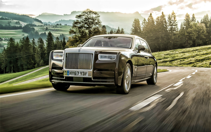 A Rolls-Royce Phantom, estrada, 2019 carros, carros de luxo, borr&#227;o de movimento, 2019 Rolls-Royce Phantom, A Rolls-Royce